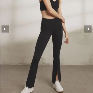 Alo Airbrush High-Waist Flutter Legging